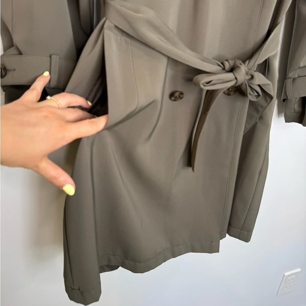 Timeless Gray Vintage Trench Coat with Cinched chain Waist double breasted - Picture 5 of 11